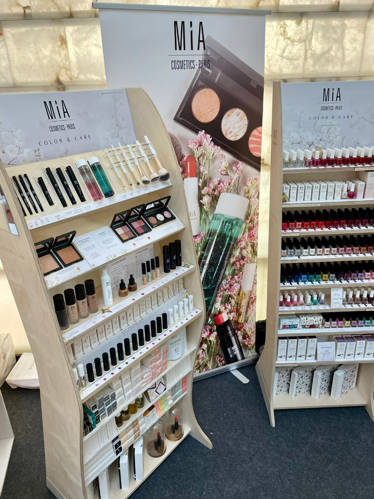 MUEBLE CUIDADO DE MANOS Y UÑAS & MUEBLE MAKEUP - 3