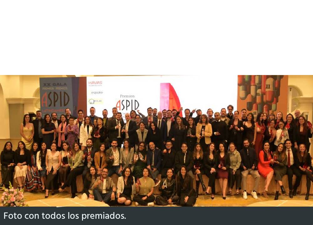 Foto de familia con todos los premiados de esta edición.